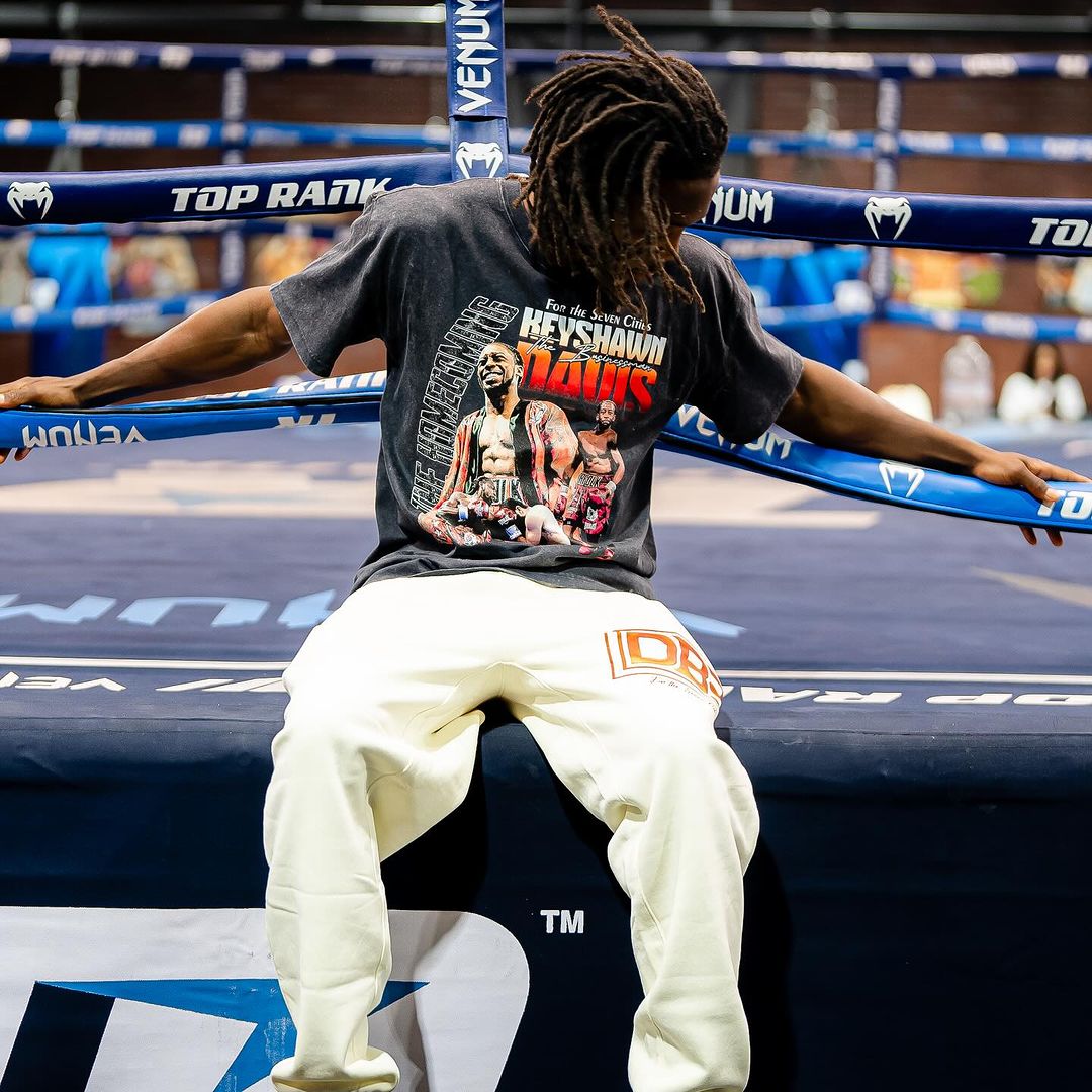 Keyshawn Davis wearing Stone Wash Oversized Homecoming Tee